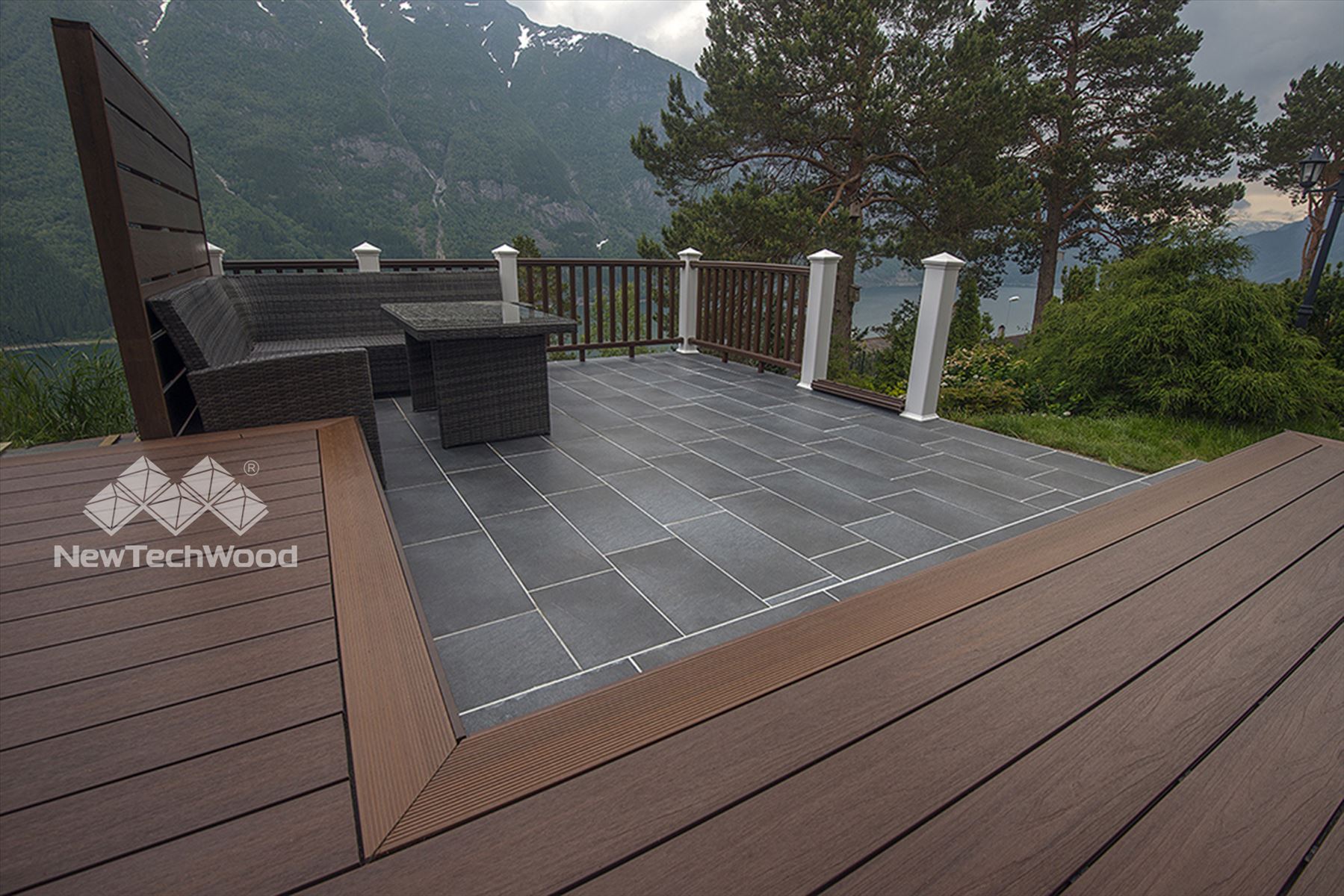 NewTechWood_UltraShield_Decking_87.jpg