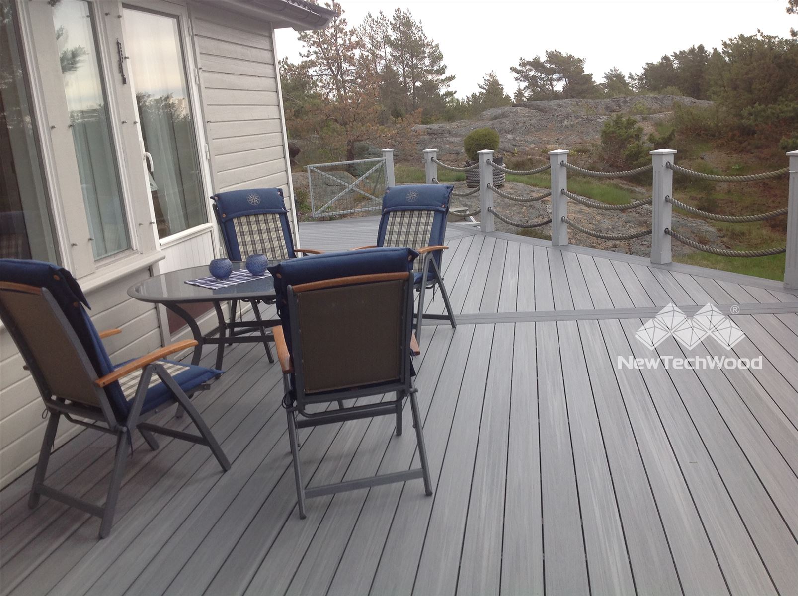 NewTechWood_UltraShield_Decking_119.jpg