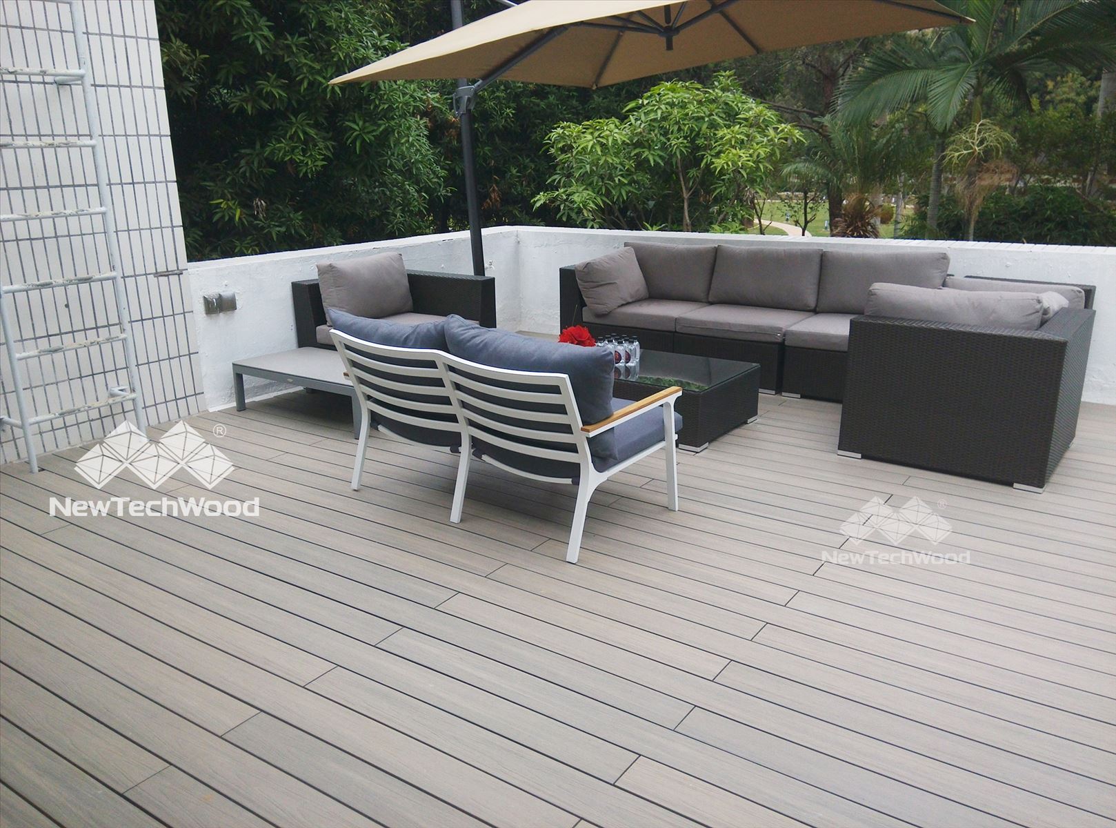 NewTechWood_UltraShield_Decking_132.jpg